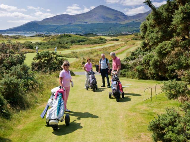 Group of Golfers on Golf Course in Ireland | Ireland golf trips